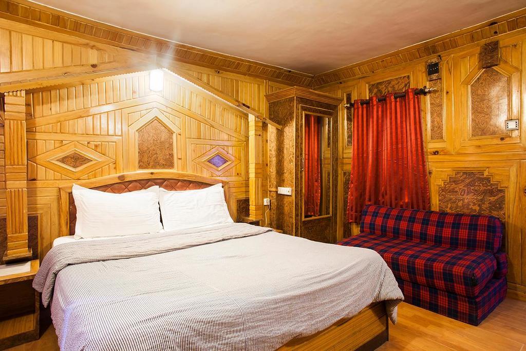 Hotel New Bharat Bhimtal Exterior photo